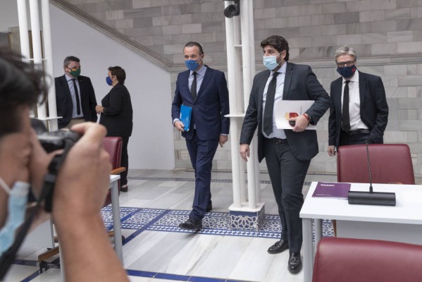 La Asamblea valora hoy si lleva a López Miras a que dé explicaciones sobre su gestión de la tercera ola
