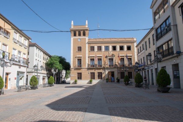 Elda renueva el convenio para que estudiantes de la UA realicen prácticas en el ayuntamiento eldense 