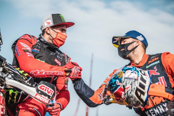 Peterhansel y Benavides se proclaman vencedores del Dakar
