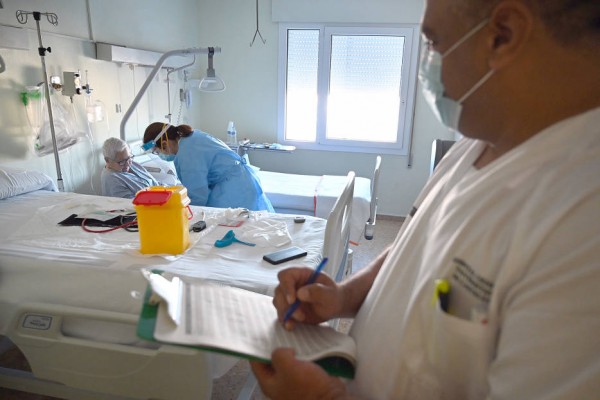 La Plana y Vinaròs, al límite, derivan pacientes al Hospital General para aliviar presión asistencial