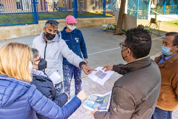 Benidorm amplía la zona de juegos frente al complejo escolar y la accesibilidad de Els Tolls