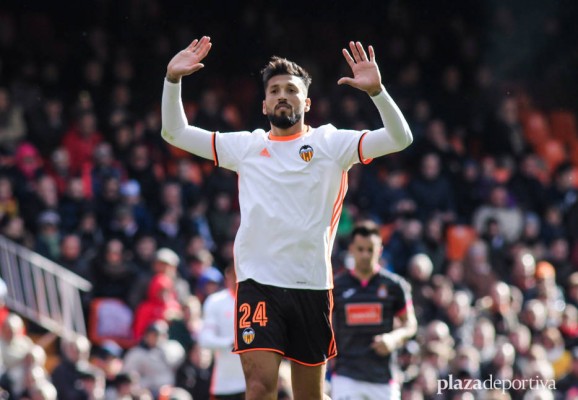 El Inter piensa en Garay para reforzar su defensa