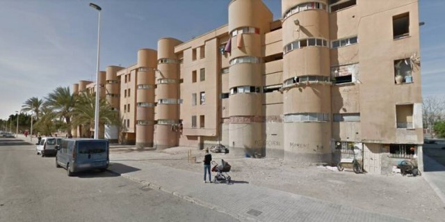 El derribo de los bloques de Los Palmerales de Elche, sin concretar, pero 
