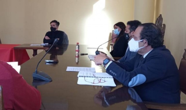 El alcalde del PSPV de El Verger y su esposa, alcaldesa de Els Poblets, vacunados ya de la covid sin formar parte de los grupos prioritarios