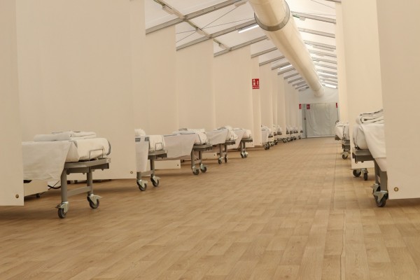 Hospitales de campaña: el paradigma de la accidentada gestión de la pandemia