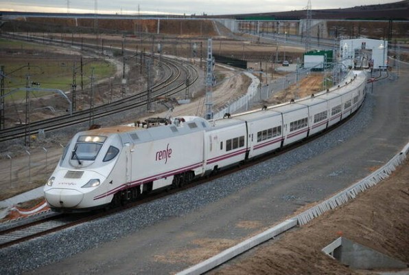 Renfe inicia las obras de mejora de accesibilidad en la estación de Cercanías de Xàtiva