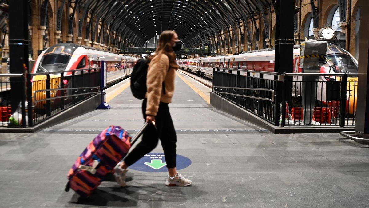 Las variantes altamente contagiosas de la covid-19 se propagan por Europa a toda velocidad

