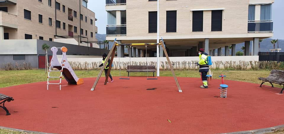 Oropesa del Mar intensifica los trabajos de desinfección en las calles y espacios públicos