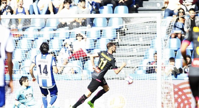 El Deportivo falla ante el Espanyol y se condena a sufrir