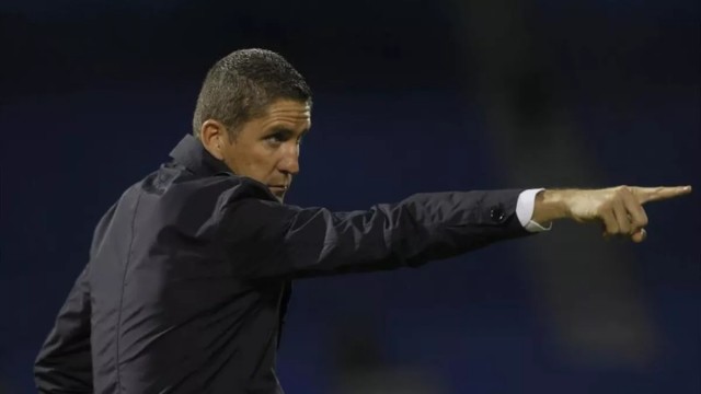 Garrido firma hasta final de temporada mientras Cano y su cuerpo técnico se despiden de la plantilla