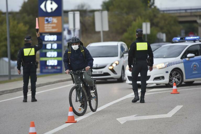 EUPV aboga por convocar una interdepartamental esta semana que contemple el cierre de la actividad no esencial