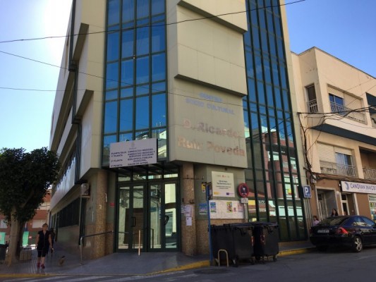 Redován  vuelve  a  denunciar  ante  el  departamento  de Salud  de  Orihuela  la  falta  de  personal  médico  en  su consultorio