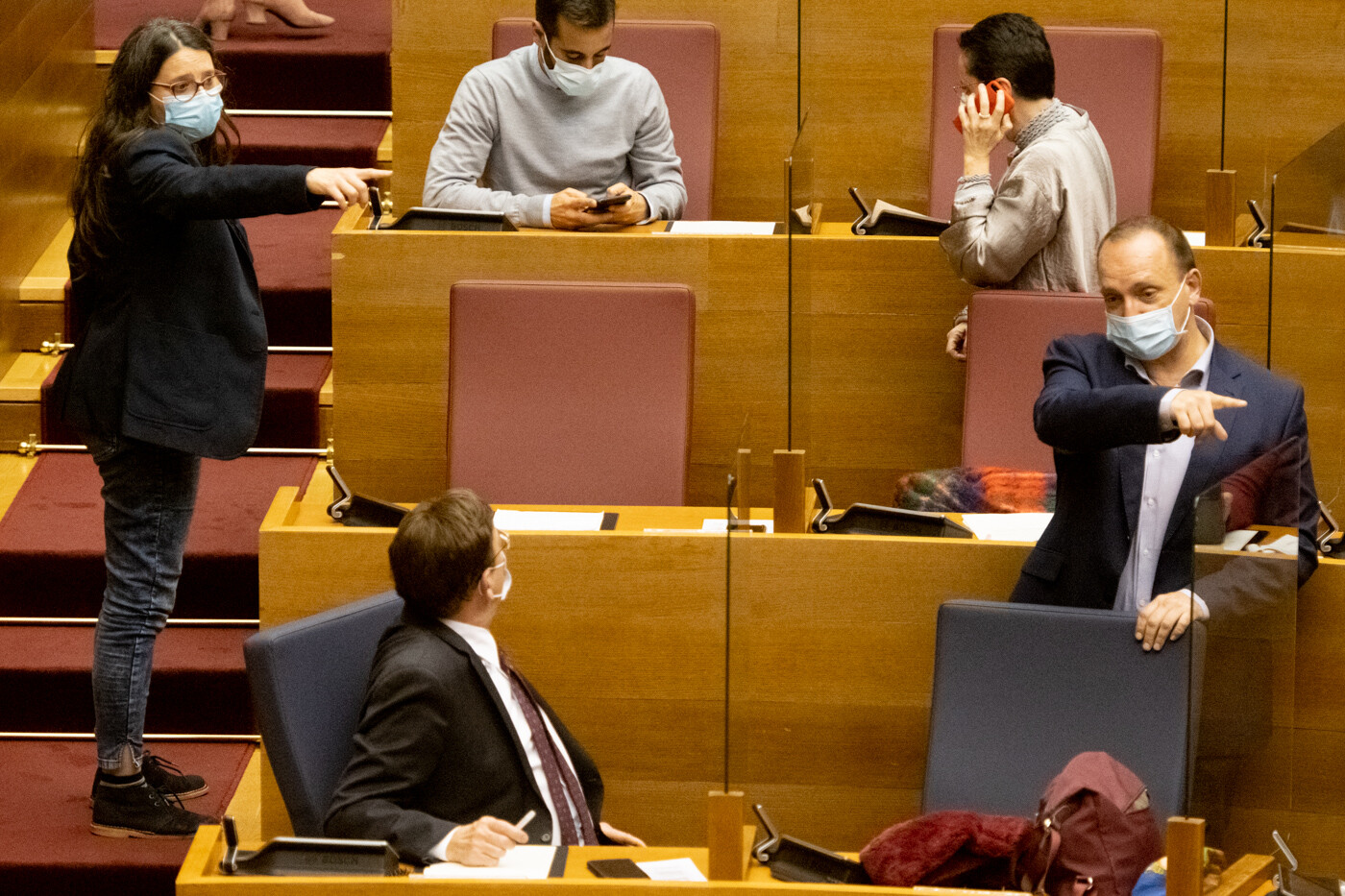 Oltra, Puig y Martínez Dalmau durante un pleno de Les Corts. Foto: KIKE TABERNER - 
