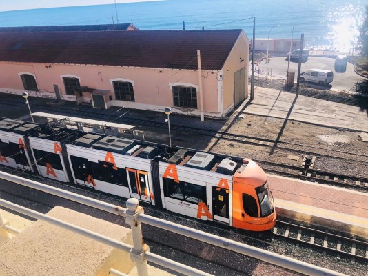 El Consell prepara el Tram hasta Sant Joan con la compra de 22 trenes y lanza las obras de La Marina