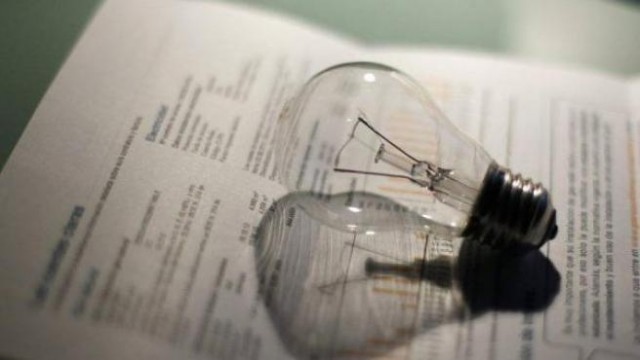  El Gobierno trabaja para que el precio de la luz sea más barato, pero descarta rebajar su IVA