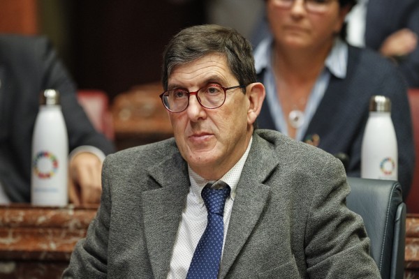 Villegas pide comparecer ante la Asamblea para dar explicaciones sobre la vacuna y el alto ritmo de contagios