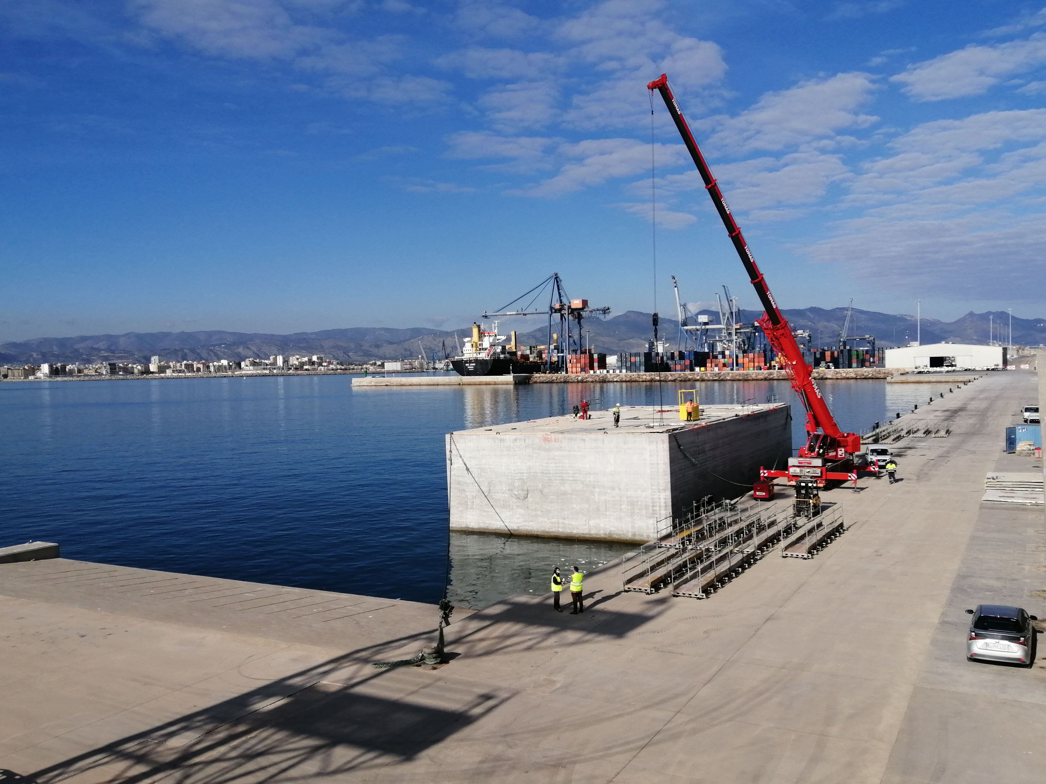 El puerto agiliza el muelle de graneles líquidos y espera tenerlo listo en agosto