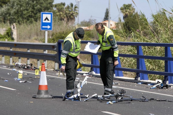 Prisión sin fianza para la conductora que arrolló a un pelotón de ciclistas y mató a dos