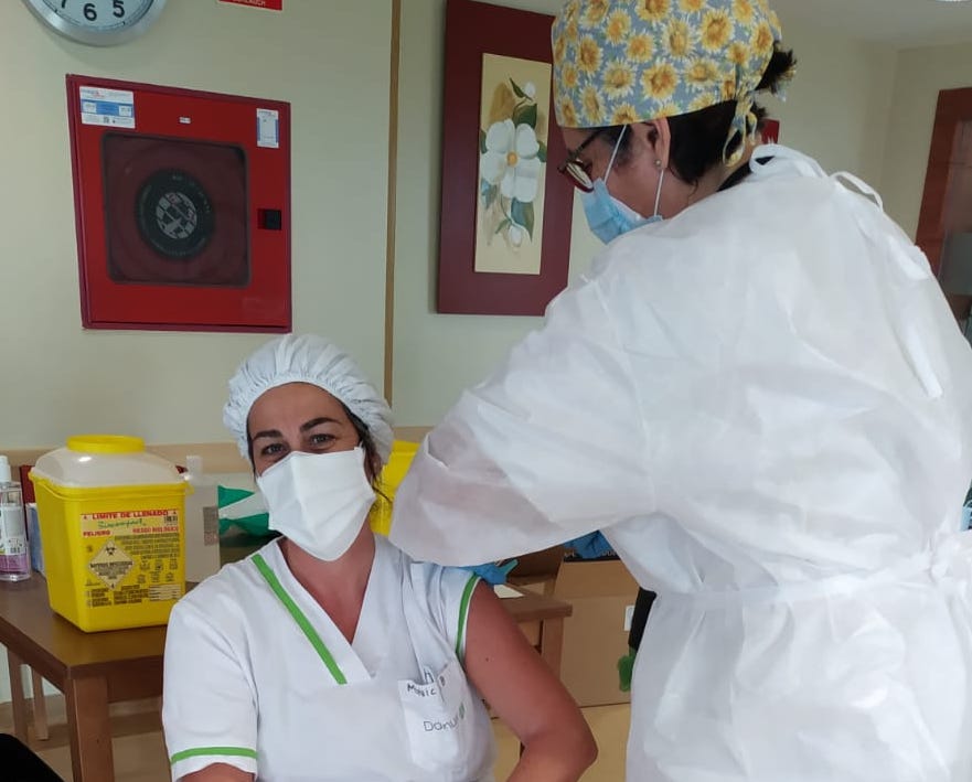 Vacunados un total de 91 residentes y 87 trabajadores de la residencia DomusVi de Vila-real