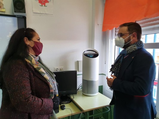  Lorca invierte 250.000 euros para instalar 678 aparatos purificadores de aire con filtros HEPA en los centros educativos 