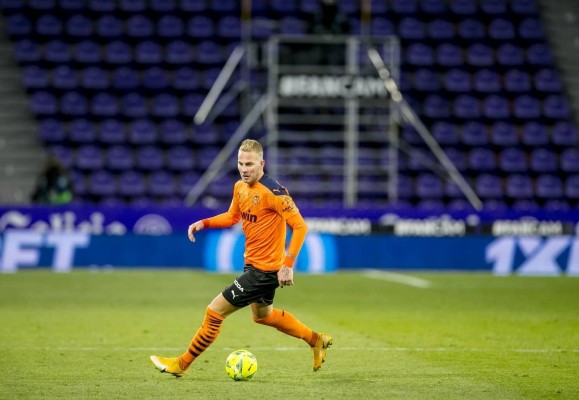 El Valencia necesita ganar al Osasuna para no cerrar su peor primera vuelta