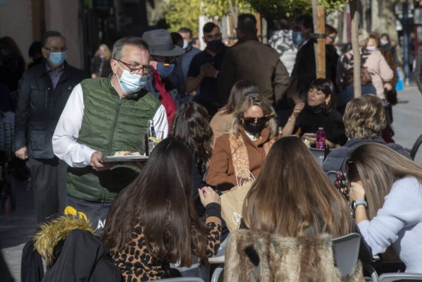 Salud cierra la hostelería al completo (incluidas terrazas) en 36 municipios de la Región