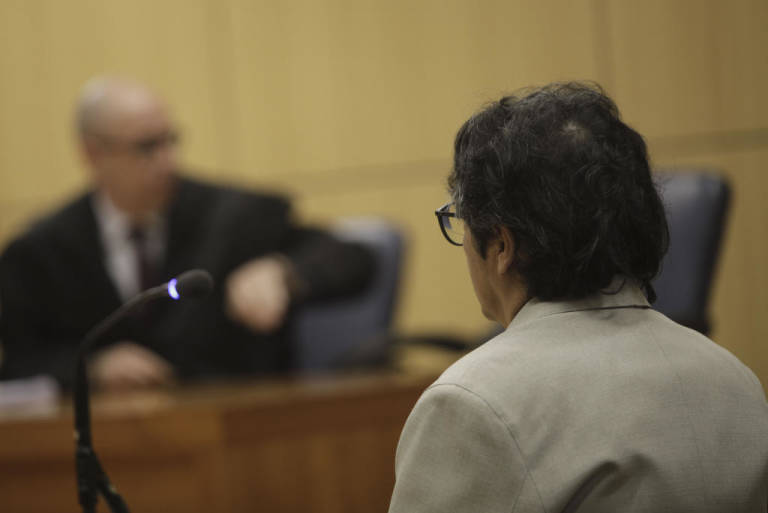 El juicio al ex de Oltra, suspendido por cuarentena de su abogada