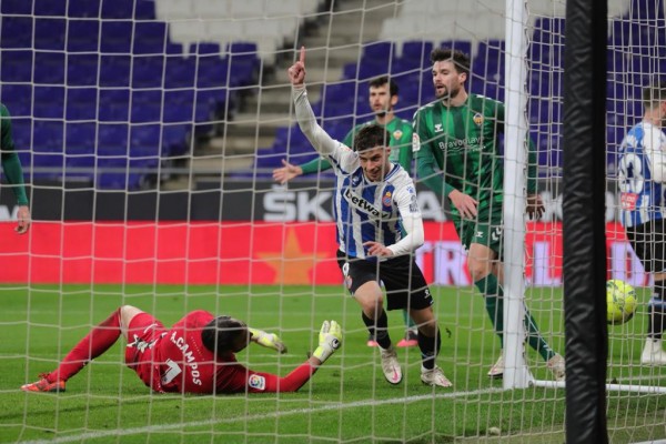 El Espanyol aprovecha los regalos defensivos para imponerse por 2-0 al Castellón