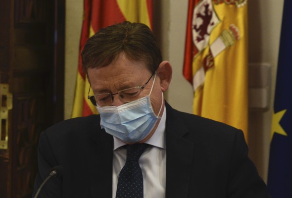 Los tres sacos de carbón a Ximo Puig