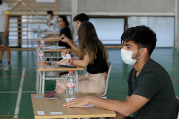 El consejo de estudiantes de la UA pide a Puig que suspenda los exámenes y la docencia presencial