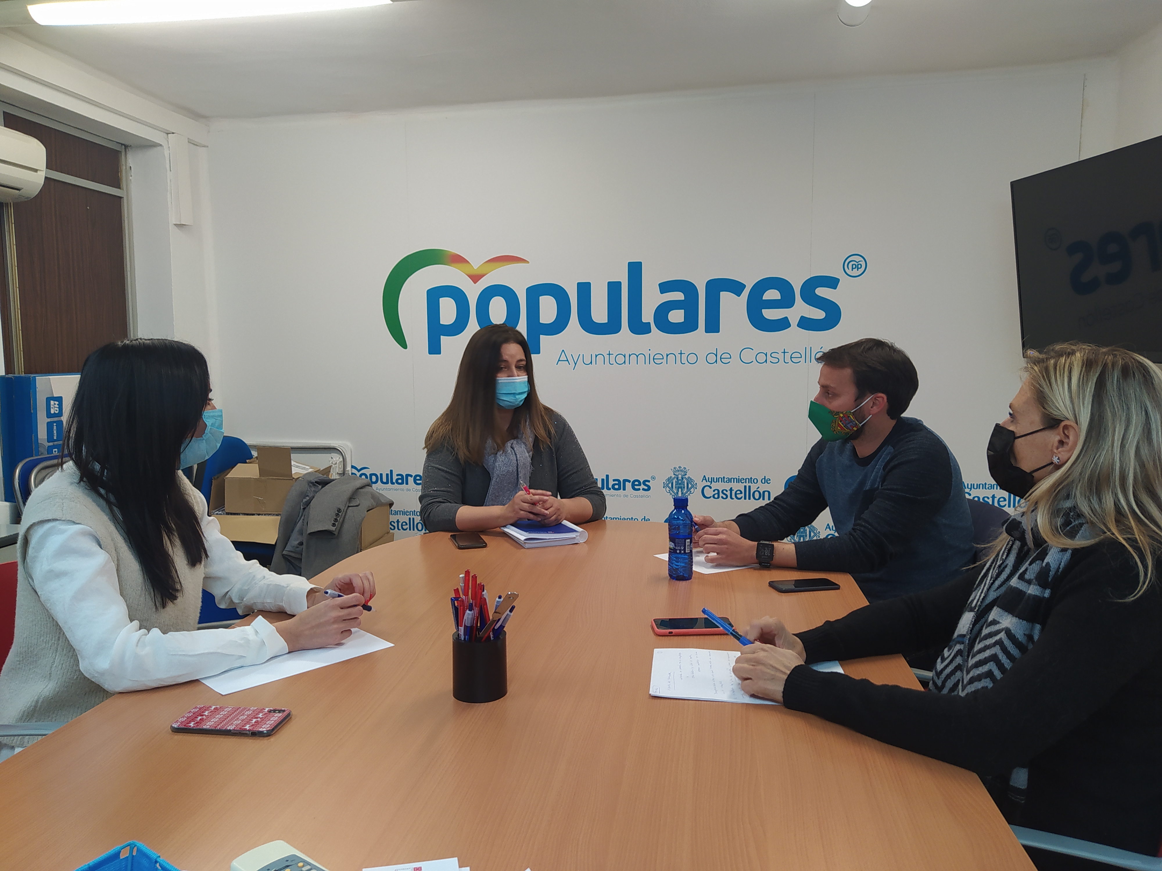 Fabregat eleva al PP de Les Corts el cierre de centros de salud y la necesidad de camas UCI 