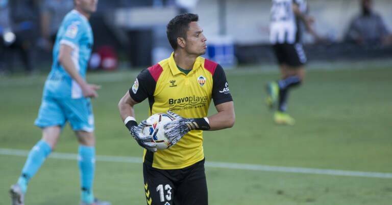 Oscar Whalley es baja ante el Espanyol al ser el primer positivo de covid-19 en el Castellón