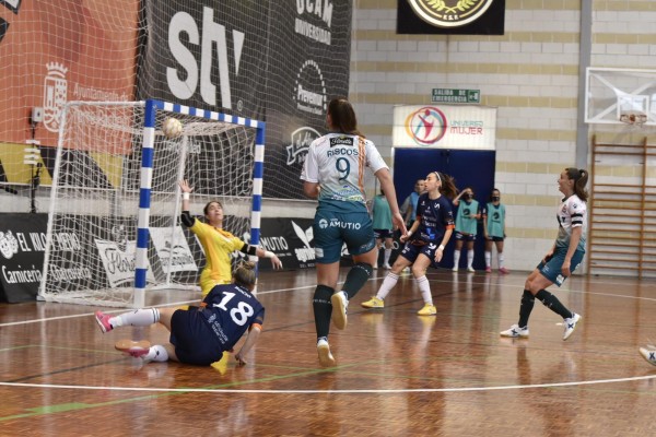 La Región se queda sin representación en la Copa de la Reina al caer el STV Roldán en casa