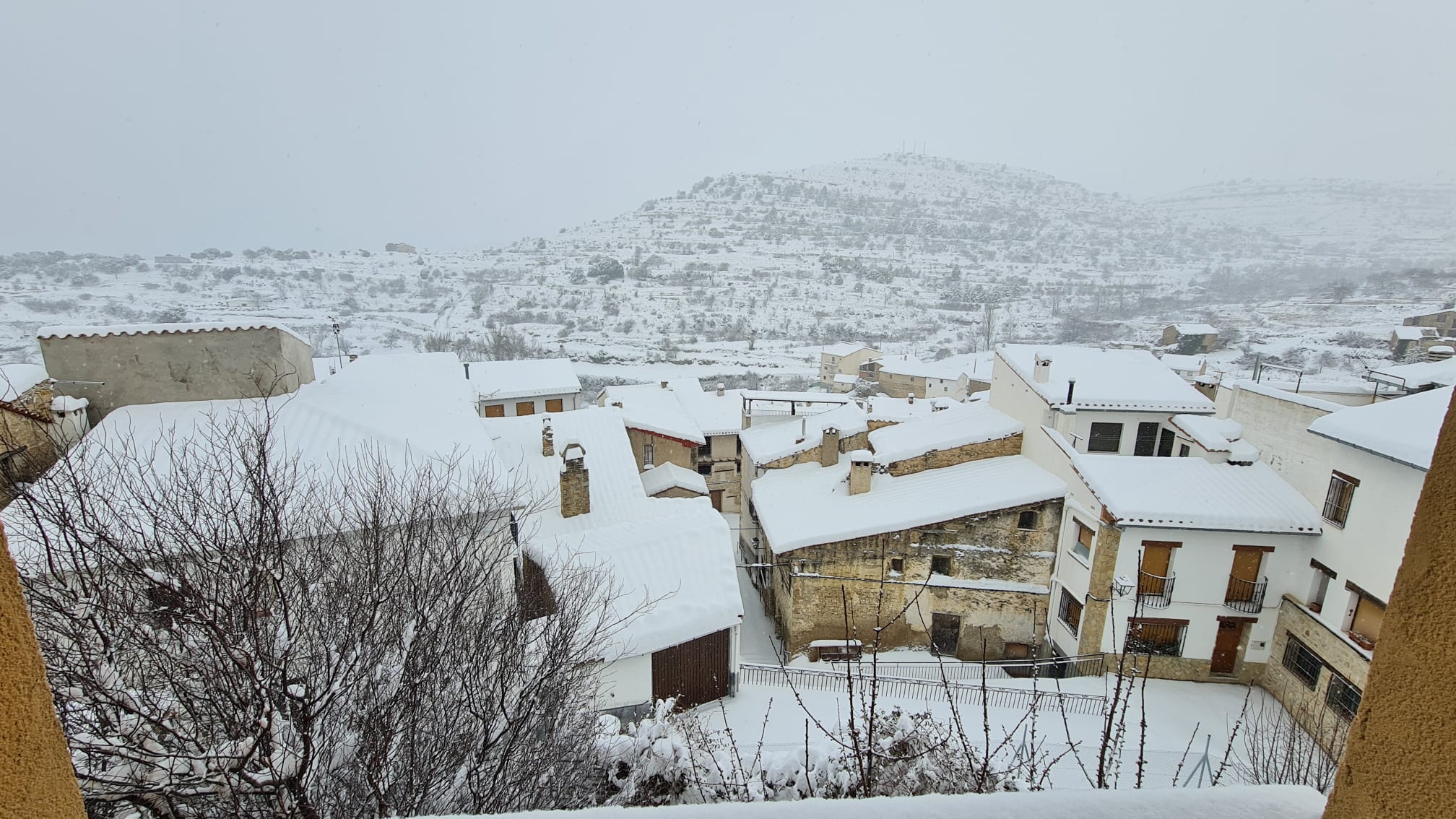 Portell se queda sin luz por la nevada y tiene problemas telefónicos