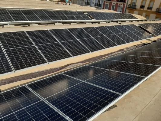 Valencia se podría convertir en un mar de placas solares rentables y ecológicas