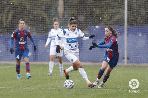 El Levante doblega al Tenerife y a 'Filomena' y alcanza puestos Champions