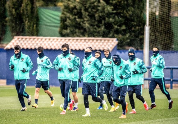 Malsa y Vukcevic aprietan para el domingo; Bardhi, a la espera