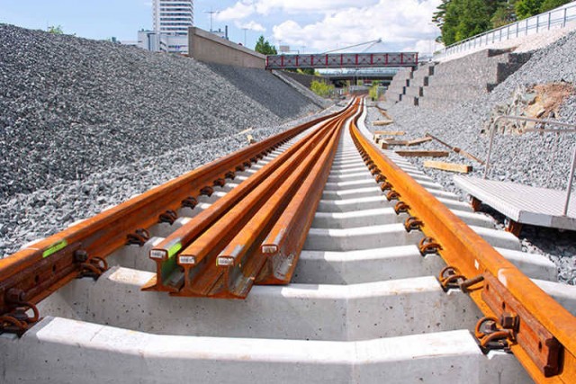 Adif encarga informes periciales para hacer frente a las reclamaciones de las obras del AVE 