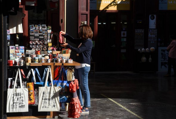 El pequeño comercio valenciano prevé rebajas 