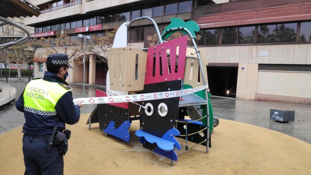 Alicante cierra los parques infantiles y refuerza los controles a la hostelería frente al covid