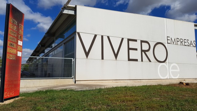 El PP pide que se fomente el uso de espacios públicos para el emprendimiento en San Vicente