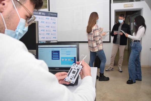 El mercado laboral sigue sonriendo a los titulados en Arquitectura e Ingeniería