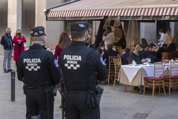 El Gobierno endurecerá las restricciones tras el récord de positivos con el confinamiento sobre la mesa