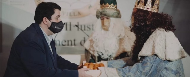Nules agradece la visita de los Reyes Magos y les entrega clemenules para el viaje de vuelta a Oriente