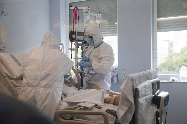 La Comunitat bate récord de contagios y muertes con 3.930 nuevos casos y 85 fallecimientos 