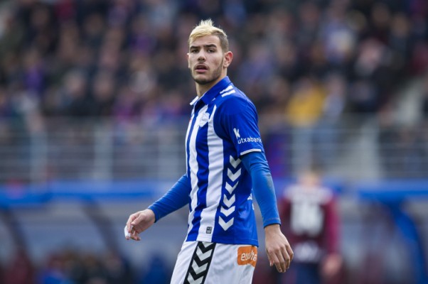 El Alavés confirma que Theo Hernández ha pasado reconocimiento médico con el Real Madrid