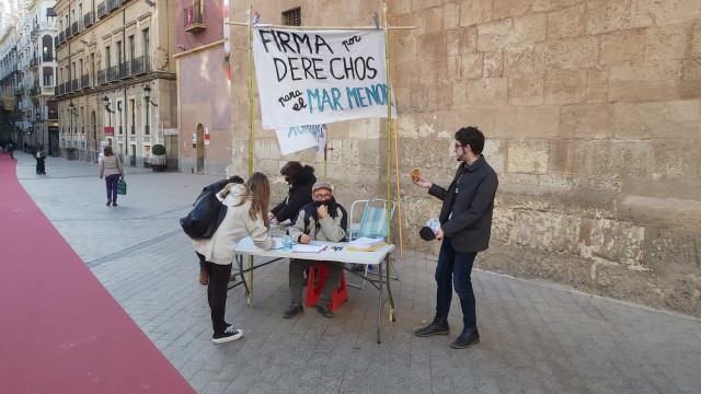 La recogida de firmas para que el Mar Menor tenga personalidad jurídica despega: 