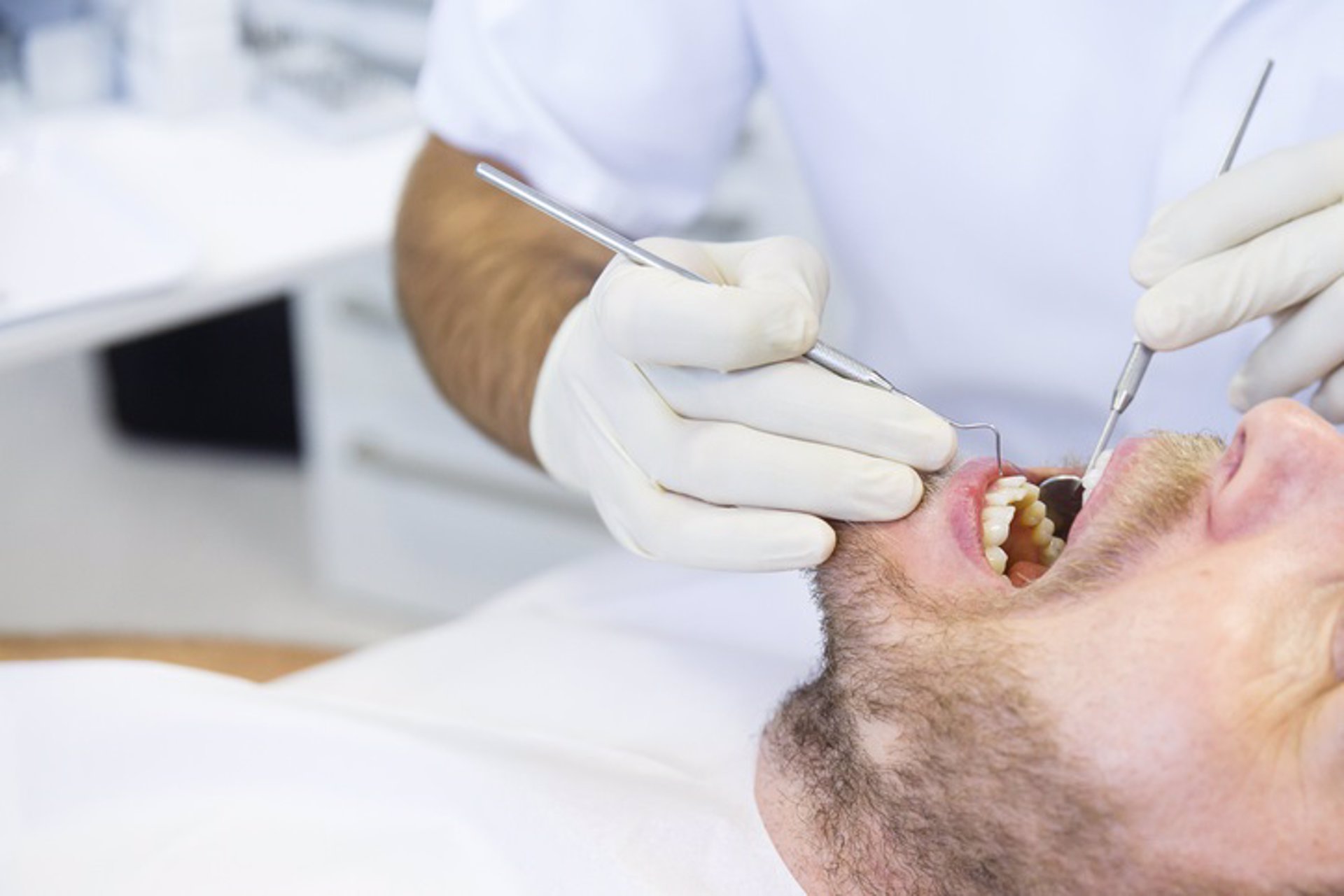 Las personas con periodontitis tienen un 60% más de riesgo de padecer hipertensión arterial
