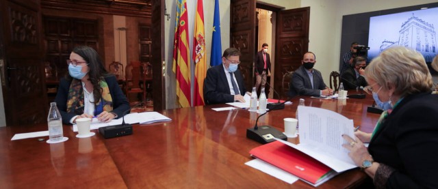 El Consell adelanta el toque de queda a las 22 horas y el cierre de la hostelería a las 17