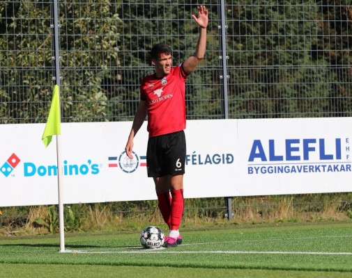 El Yeclano ficha al onubense Álex Zambrano, quien llega desde Islandia para suplir a Carlos Selfa